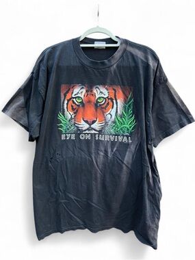 Vintage Distressed 90’s Eye On Survival Tiger Graphic T-Shirt Black Wildlife XL